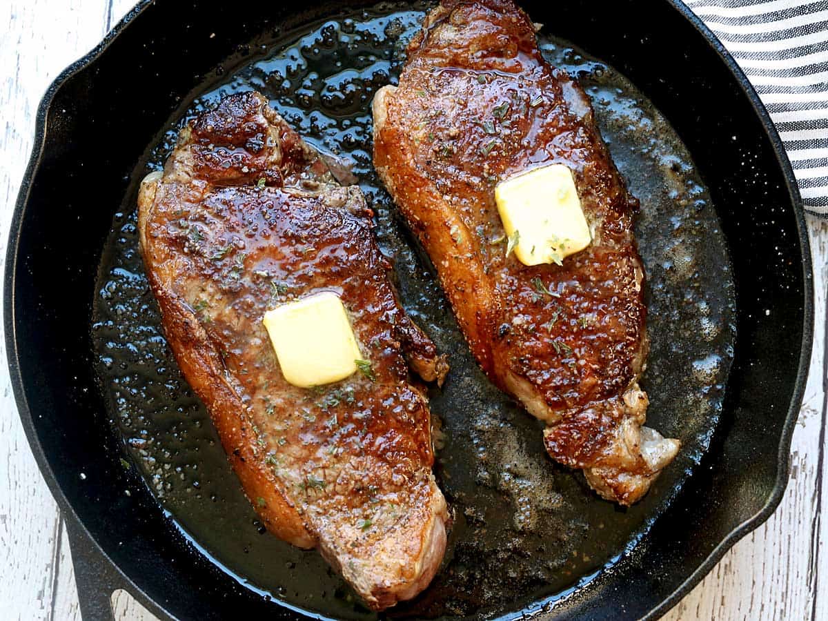 https://recipes.net/wp-content/uploads/2024/01/how-to-sear-a-ny-strip-steak-1704382733.jpg