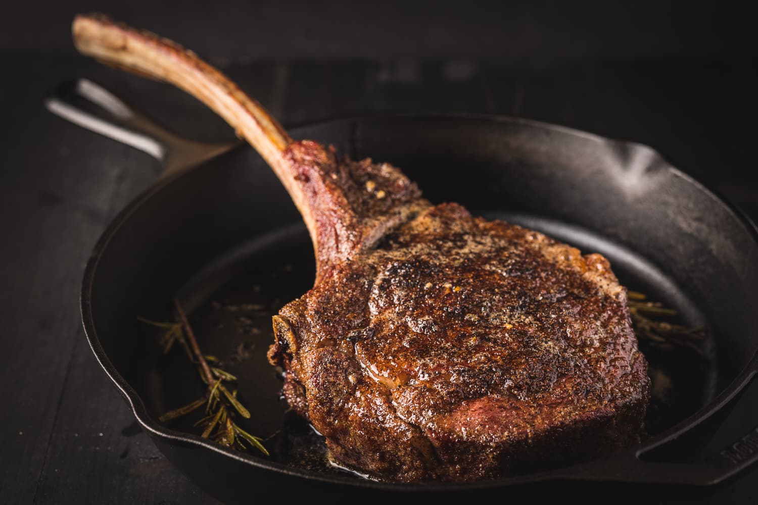 how-to-sear-a-tomahawk-steak