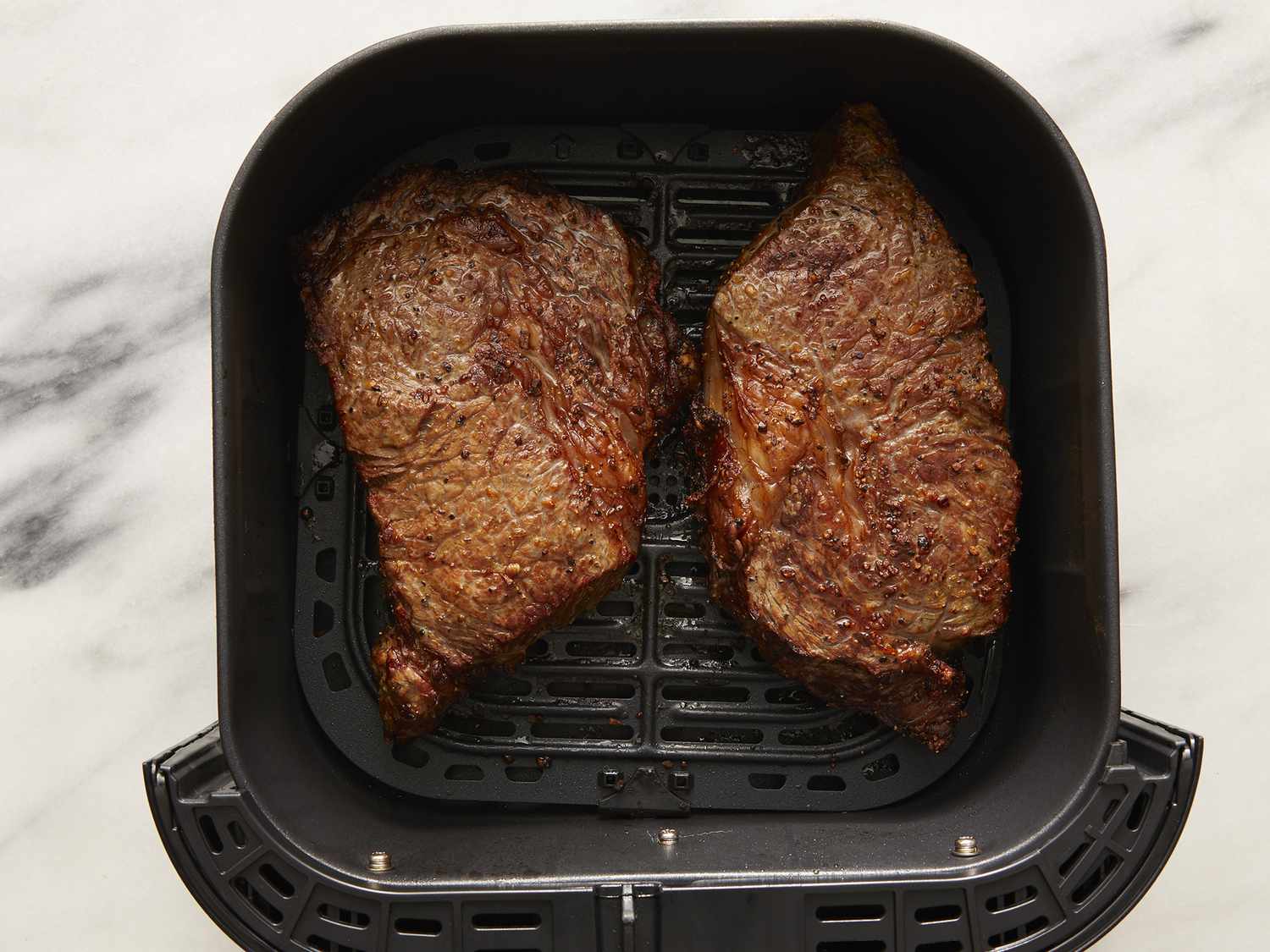 The Tin Foil Hack To Get A Better Sear On Air Fryer Steak