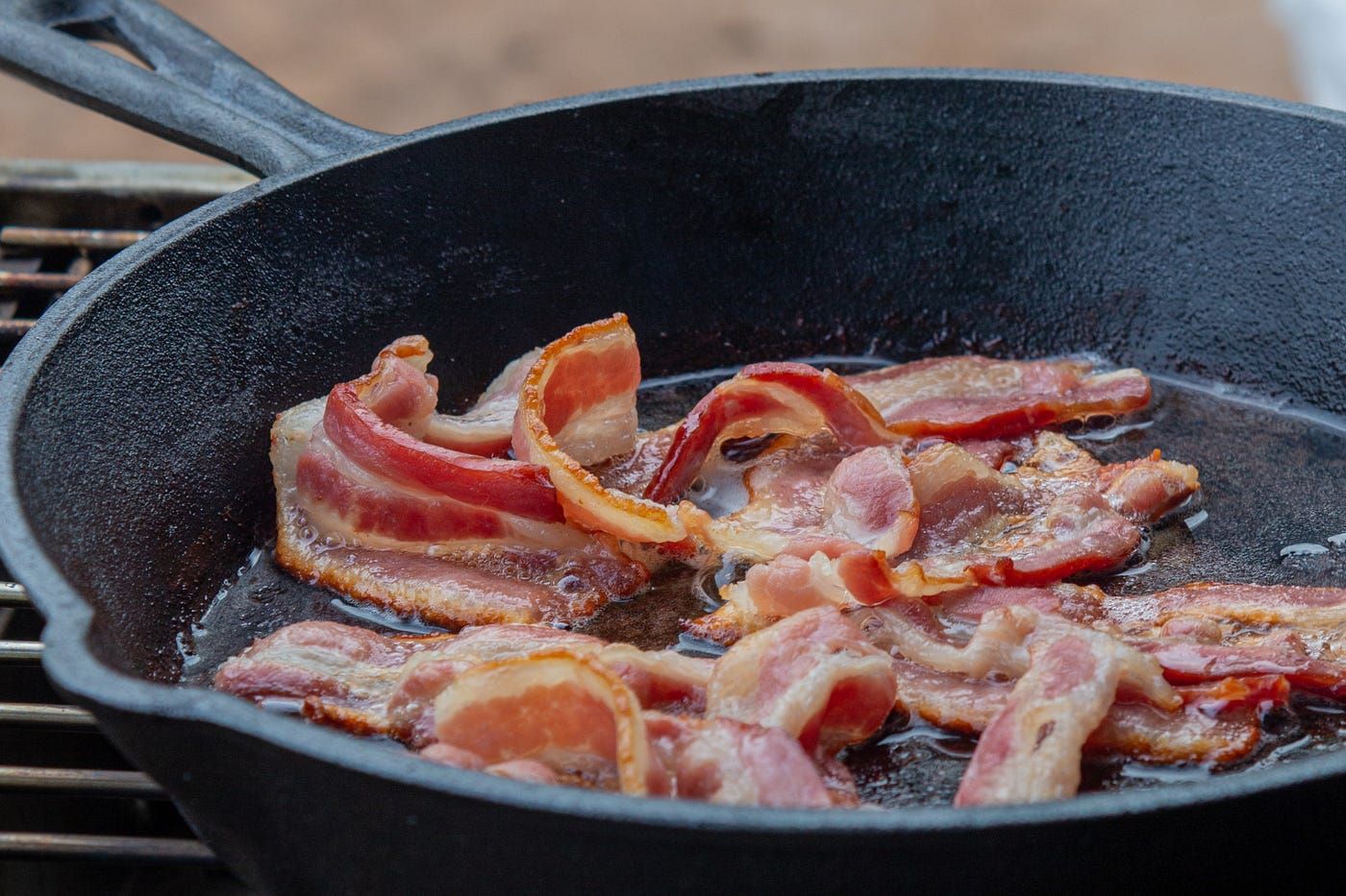 how-to-season-a-cast-iron-with-bacon-grease