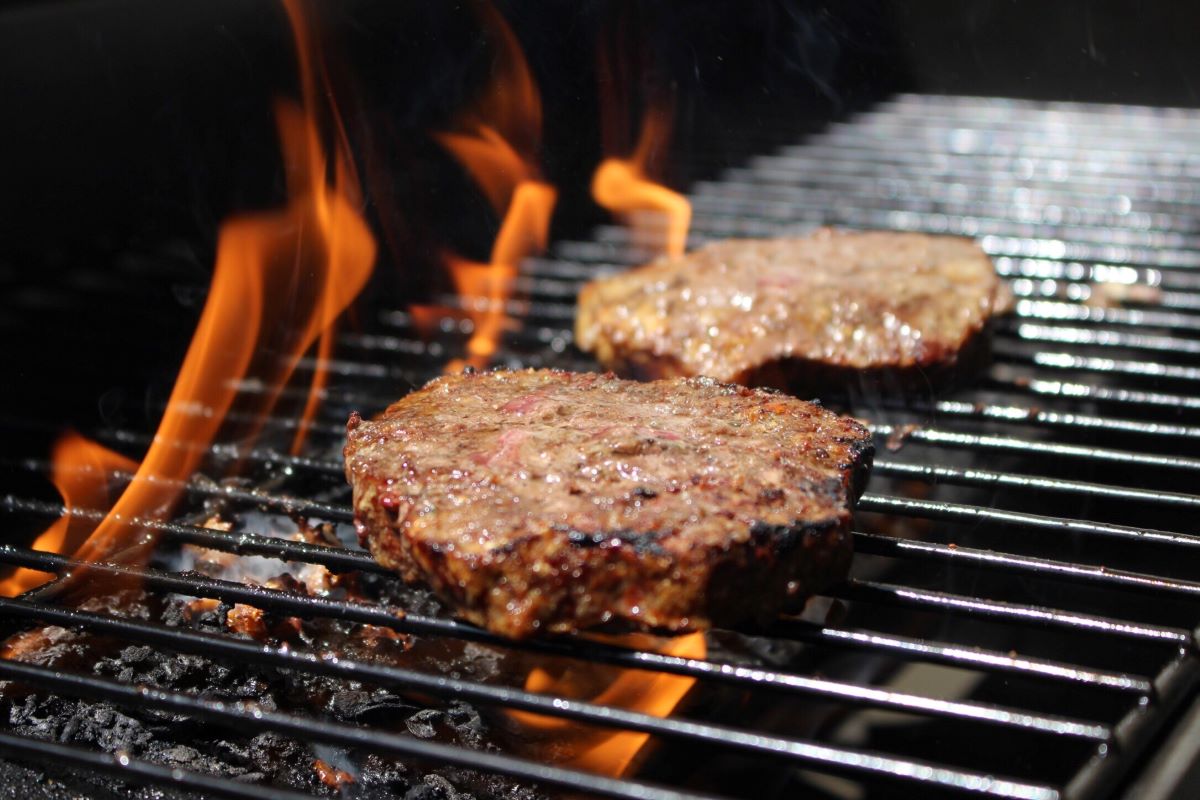 how-to-season-a-hamburger-for-grilling