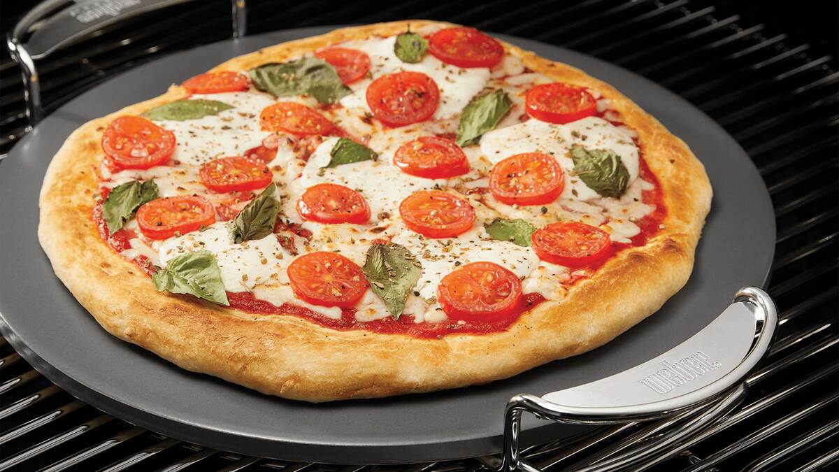 how-to-season-a-pizza-stone