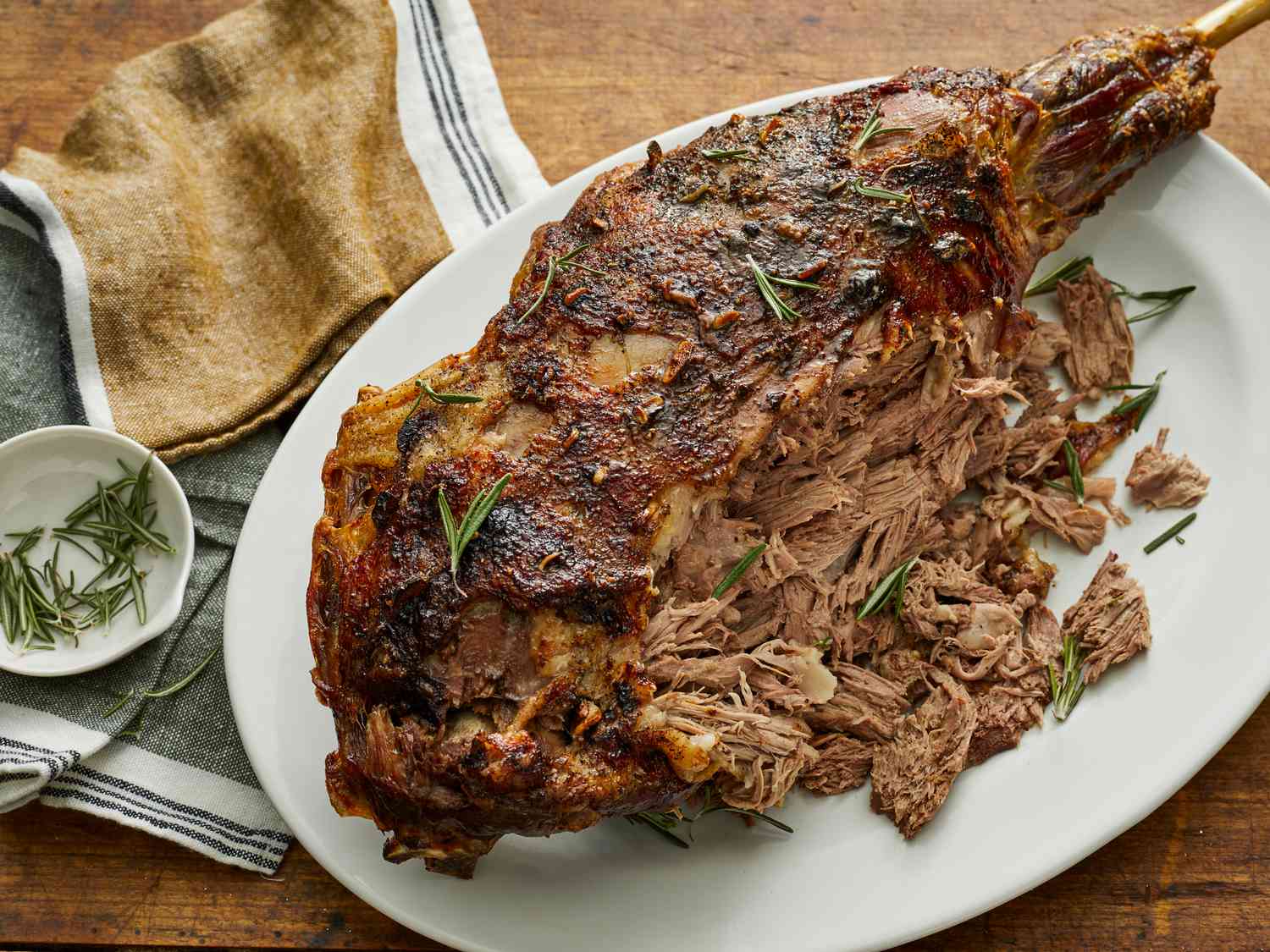 how-to-season-a-roast-leg-of-lamb