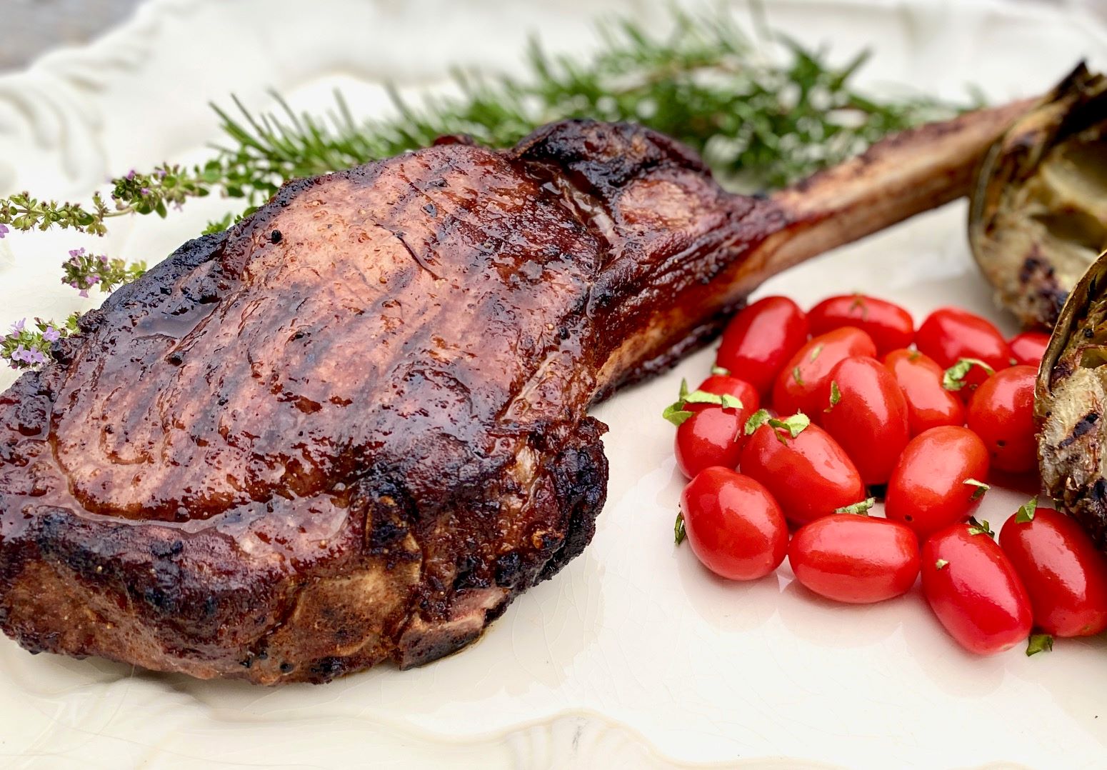 how-to-season-a-tomahawk-steak