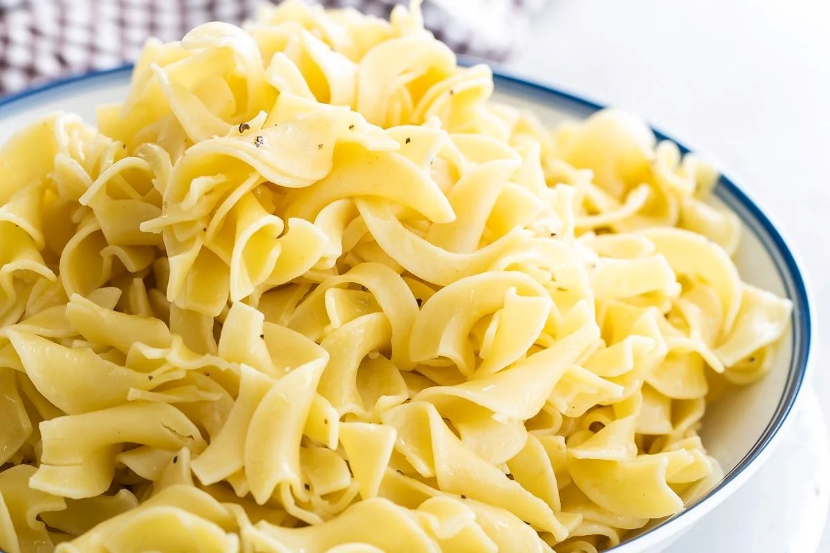 how-to-season-buttered-noodles