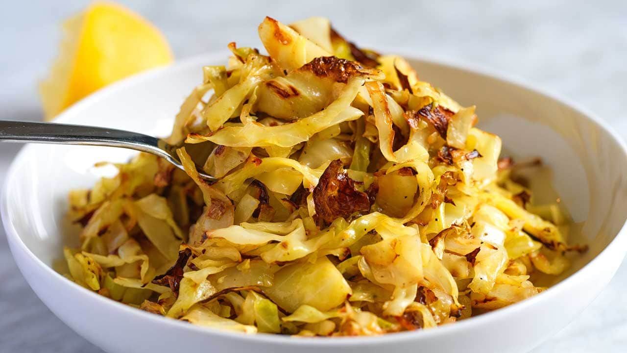 how-to-season-cabbage