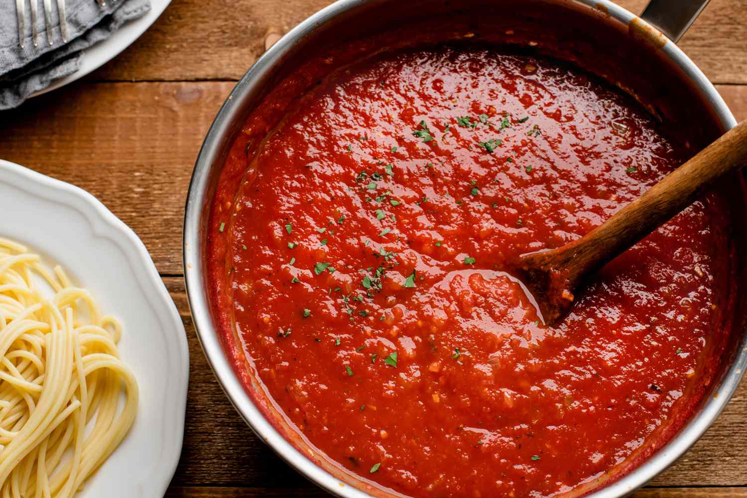 How To Season Canned Spaghetti Sauce - Recipes.net