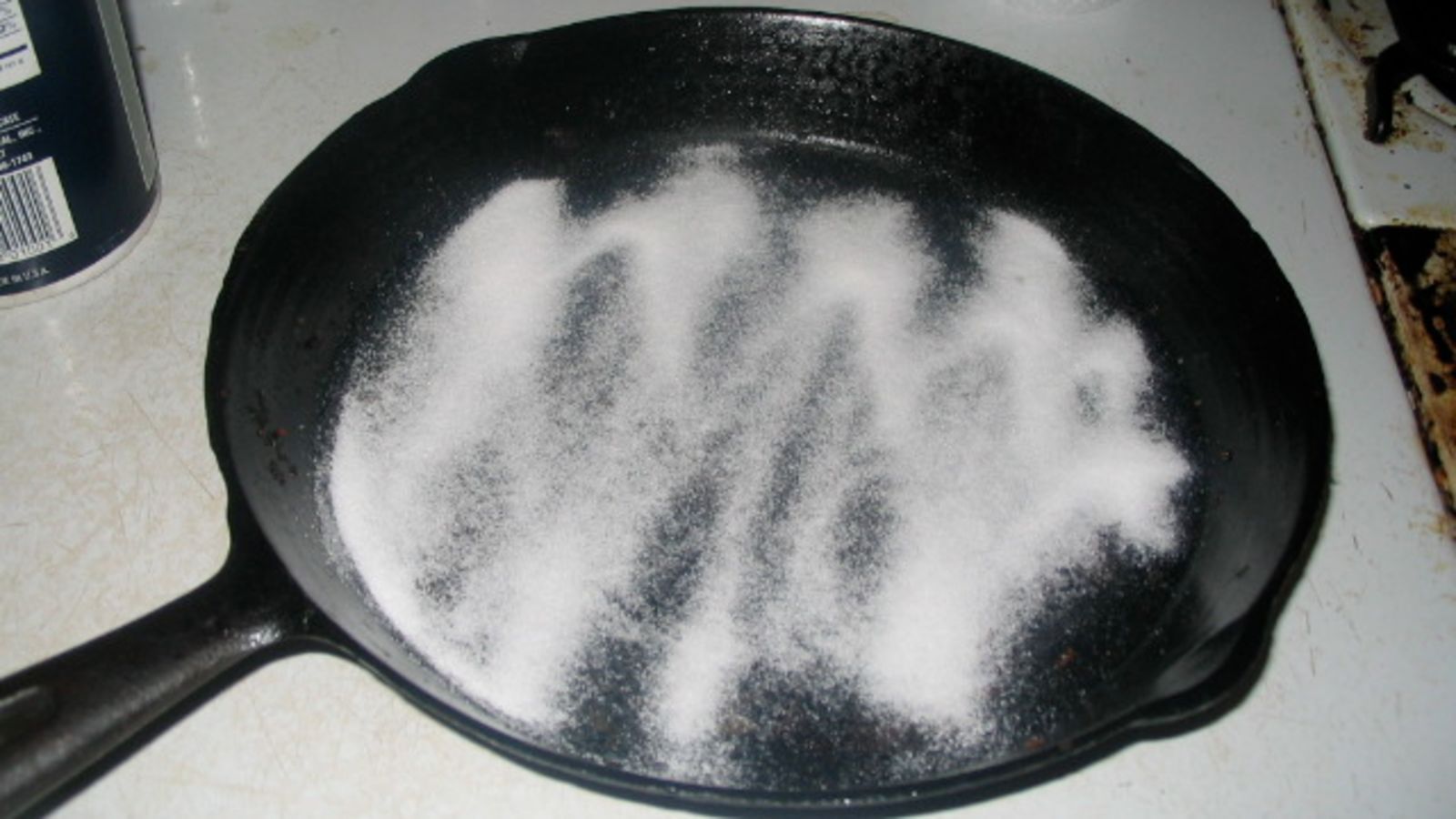 how-to-season-cast-iron-skillets-with-salt