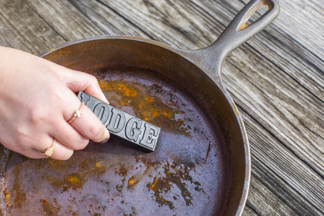 how-to-season-cast-iron-that-is-rusty