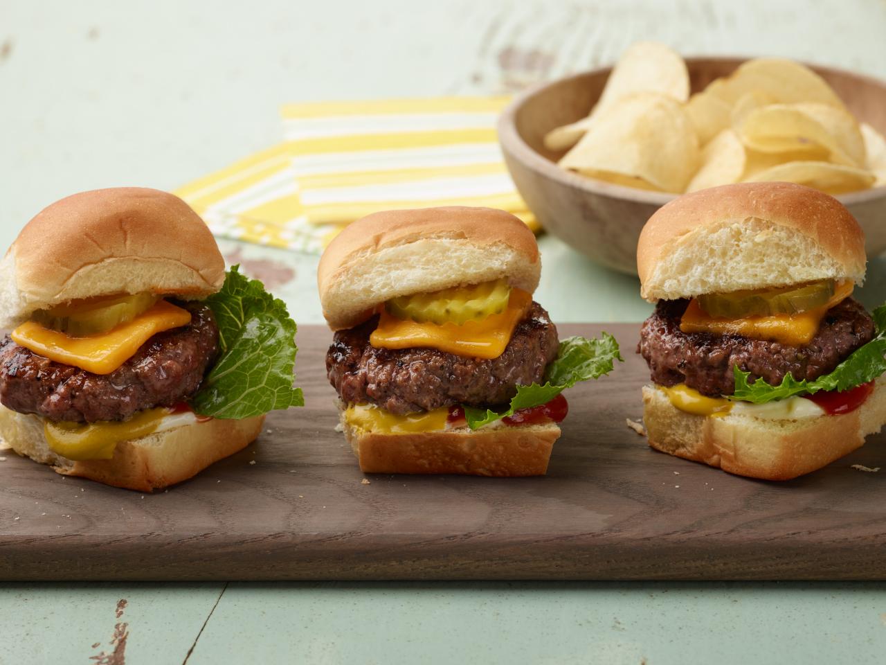 how-to-season-hamburger-slider-meat
