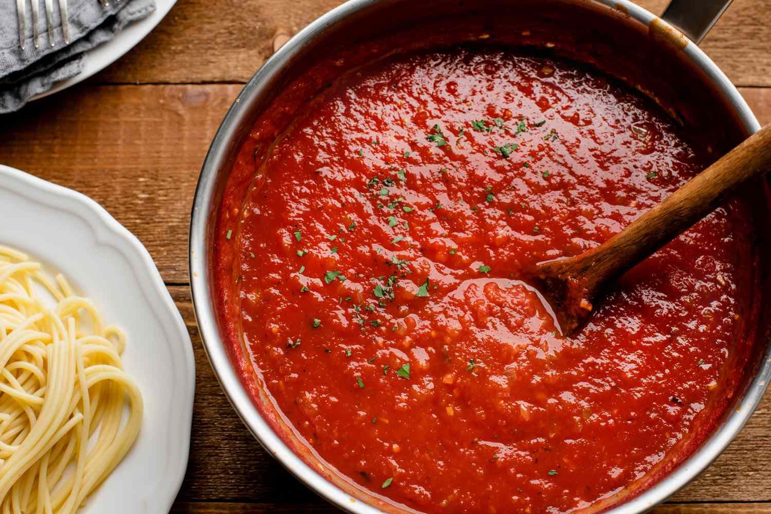 how-to-season-homemade-tomato-pasta-sauce