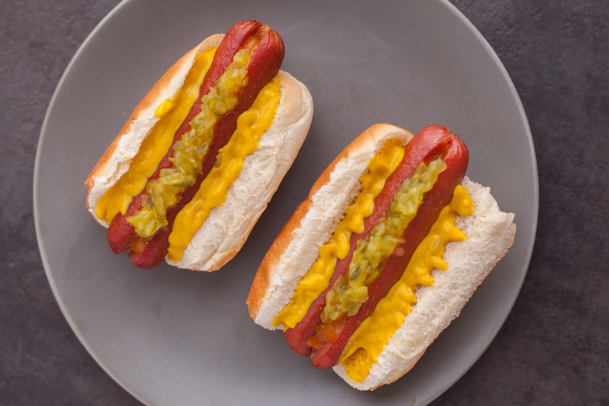 how-to-season-hotdogs