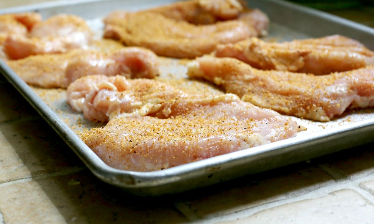 how-to-season-large-batches-of-chicken-breasts