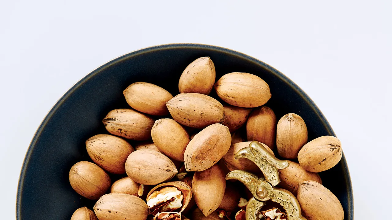 how-to-season-nuts-at-home