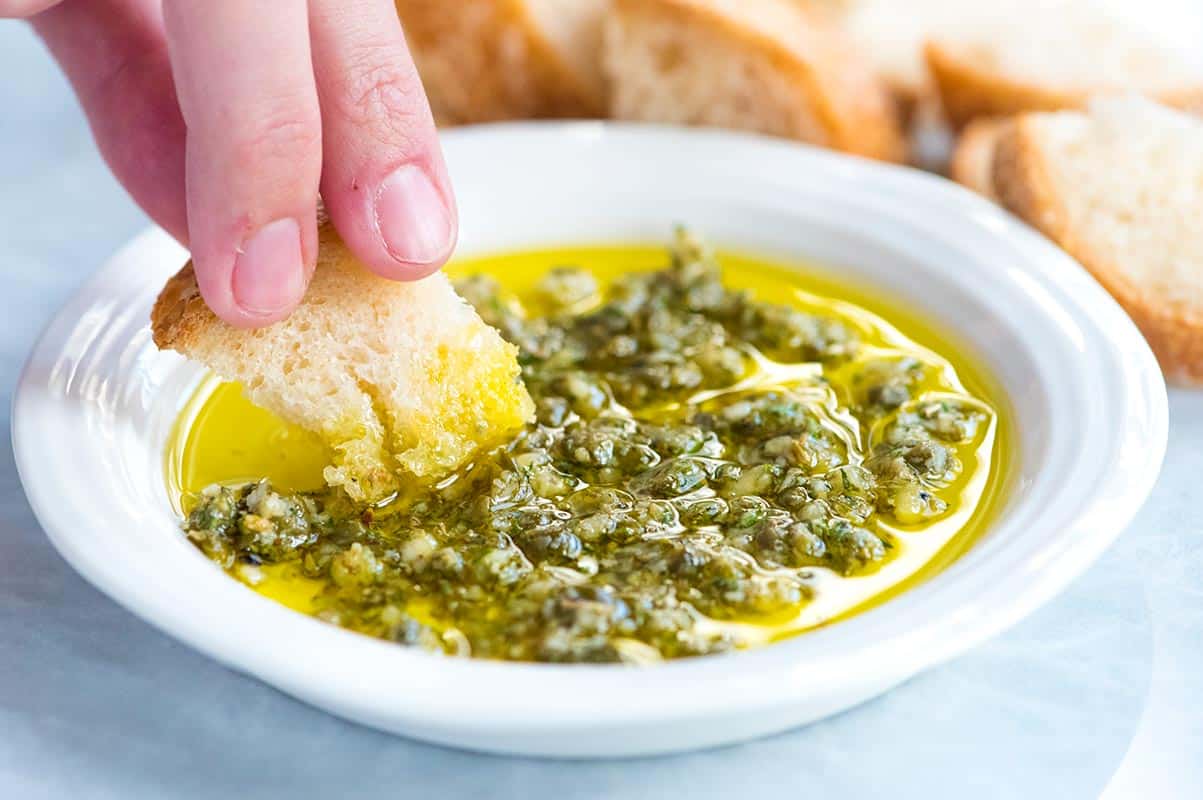 how-to-season-olive-oil-for-dipping-bread