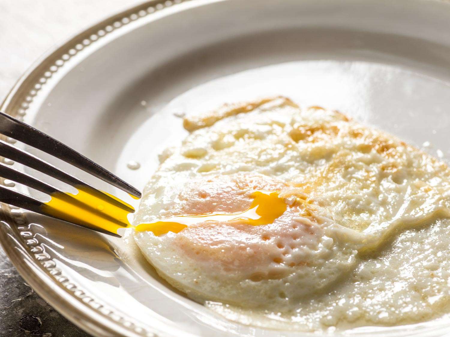 how-to-season-over-easy-eggs