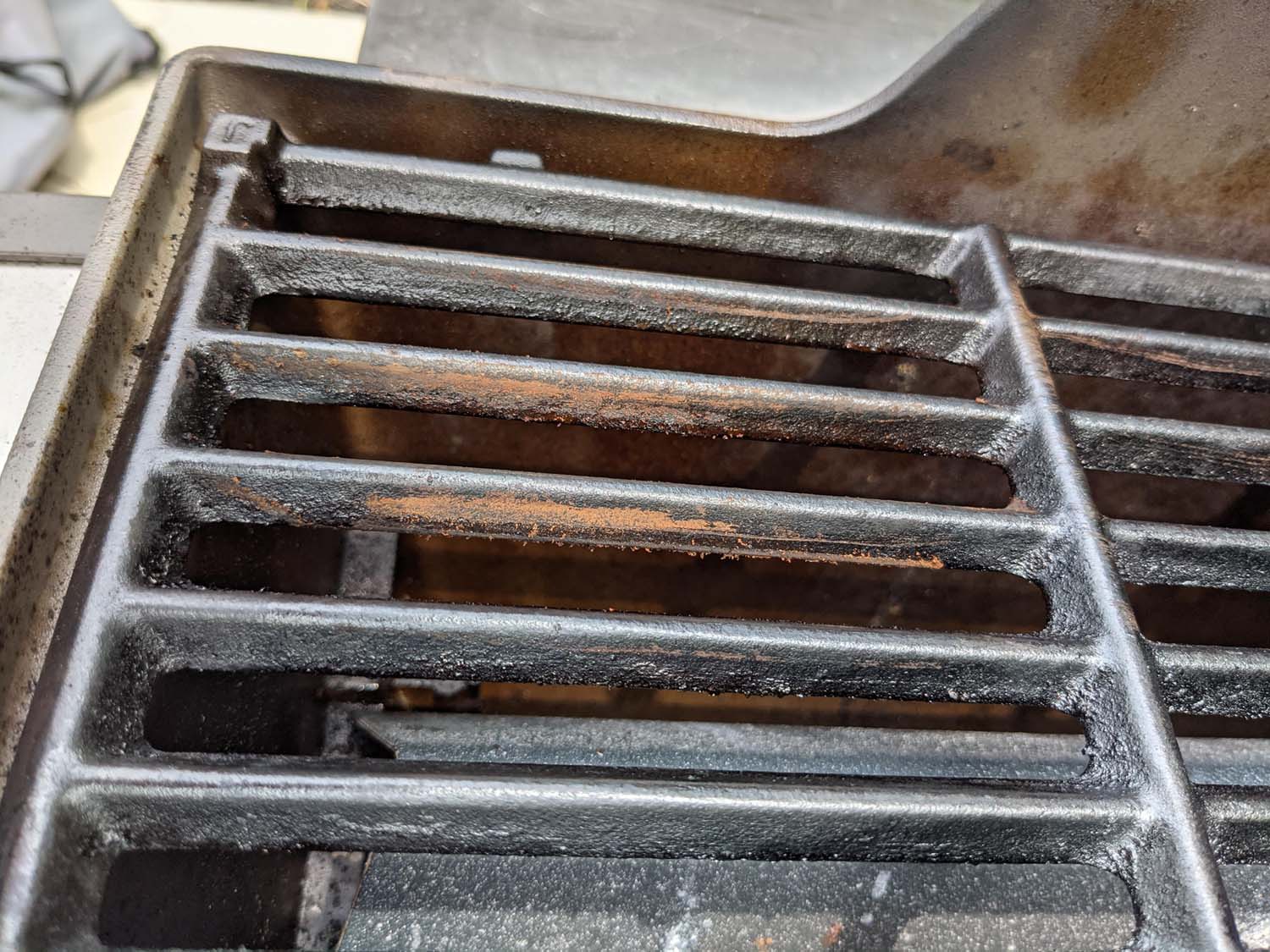 how-to-season-porcelain-coated-cast-iron-grill-grates