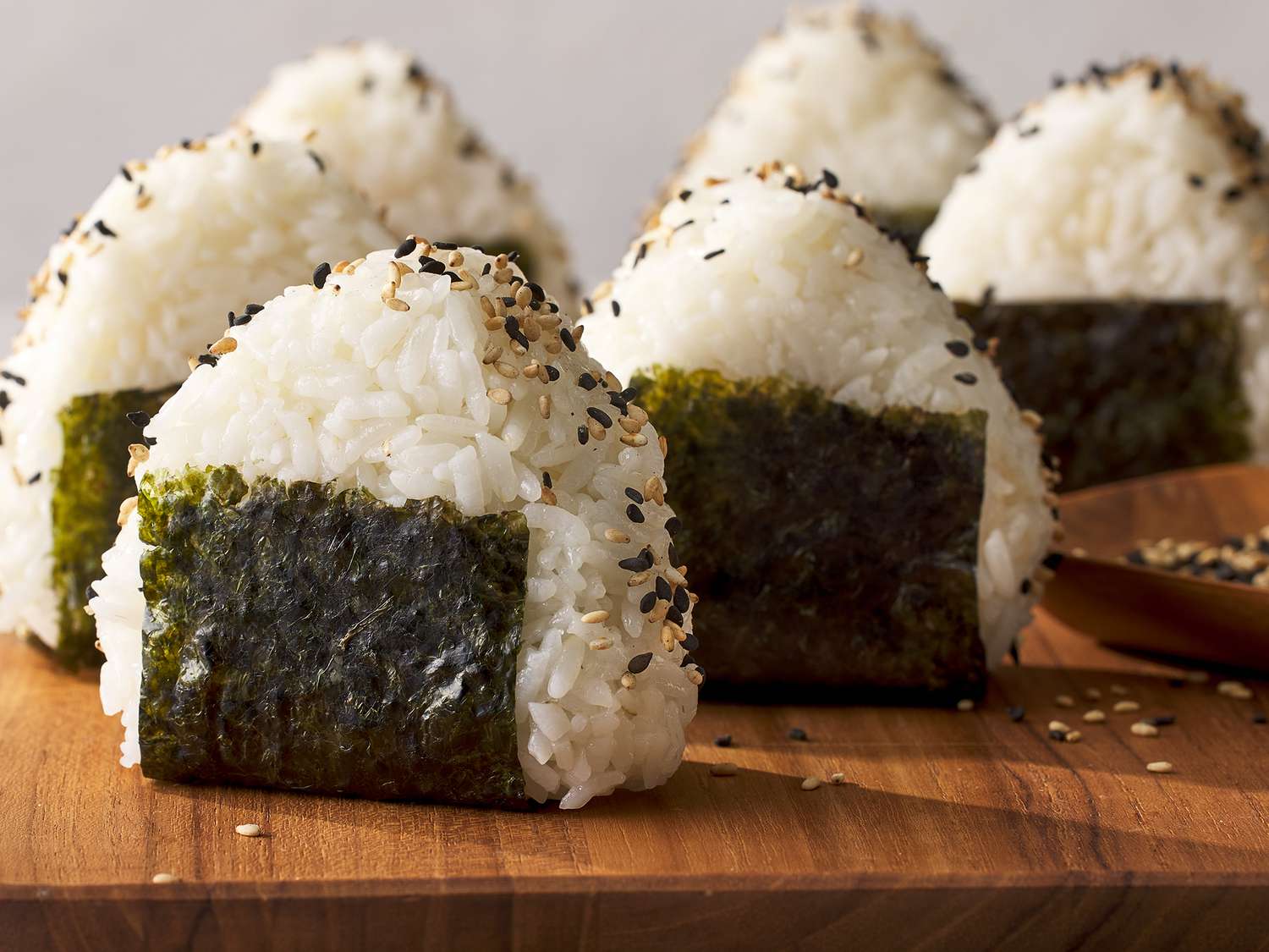 how-to-season-rice-for-onigiri