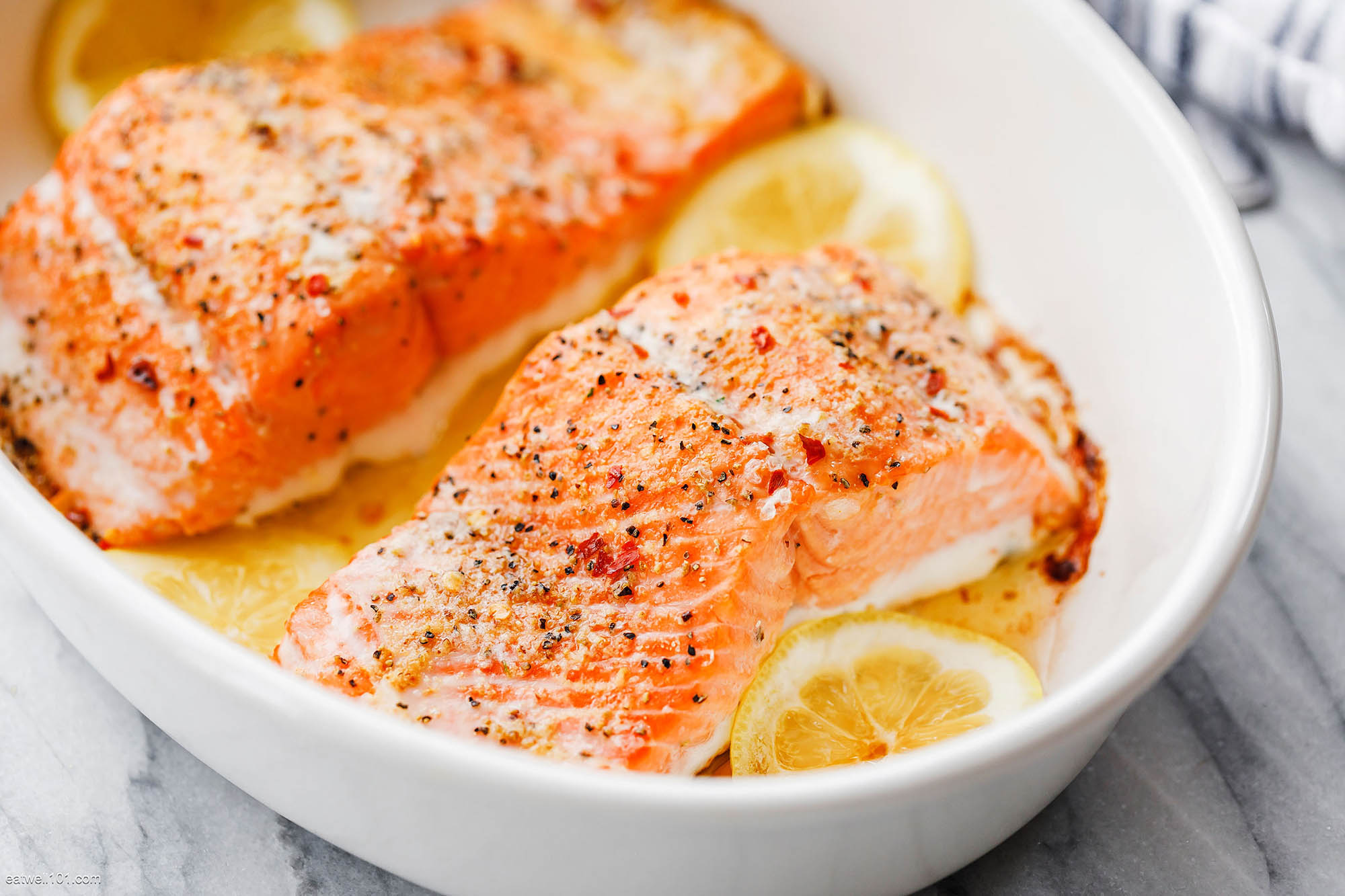 how-to-season-salmon-to-bake