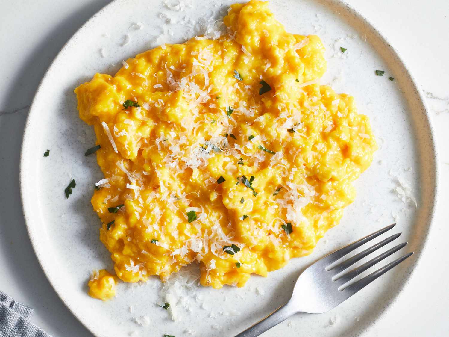 how-to-season-scrambled-egg