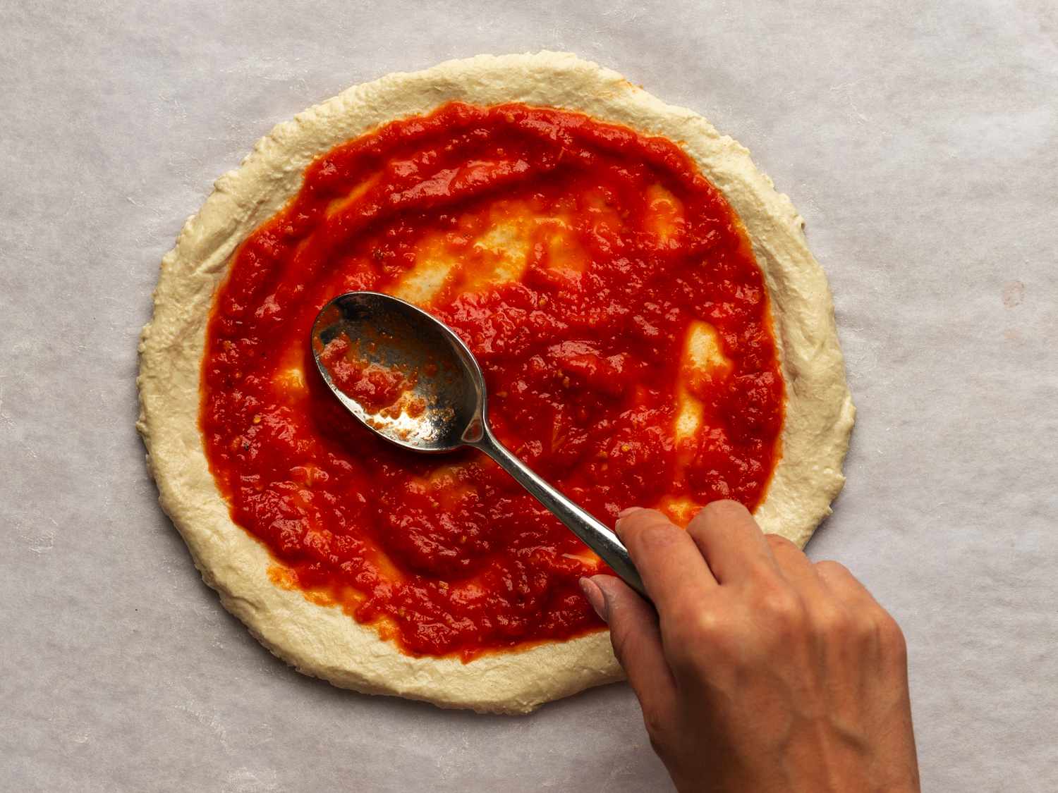 how-to-season-tomato-sauce-for-pizza