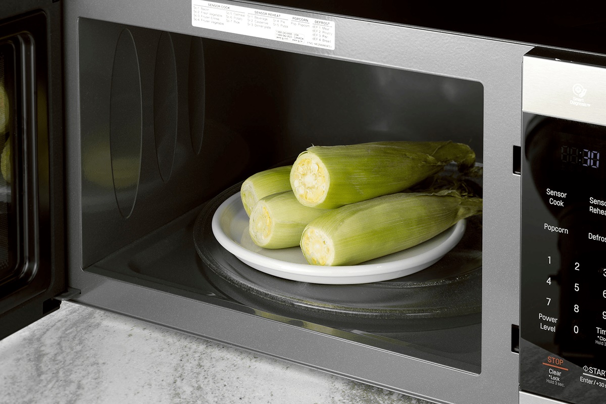 how-to-shuck-corn-using-a-microwave