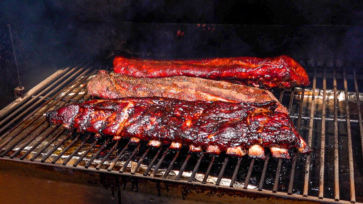 how-to-smoke-a-rack-of-ribs-in-a-smoker