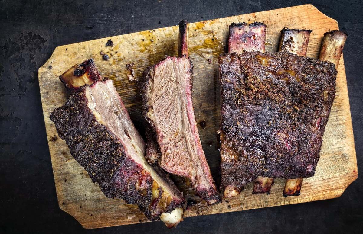 how-to-smoke-bone-in-beef-ribs