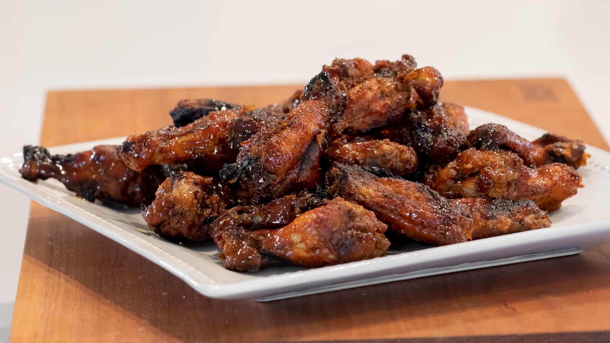 how-to-smoke-chicken-wings-in-an-electric-smoker