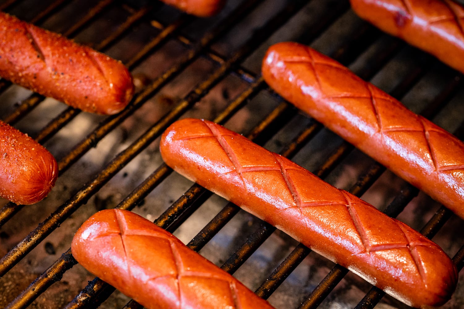 how-to-smoke-hot-dogs-in-an-electric-smoker