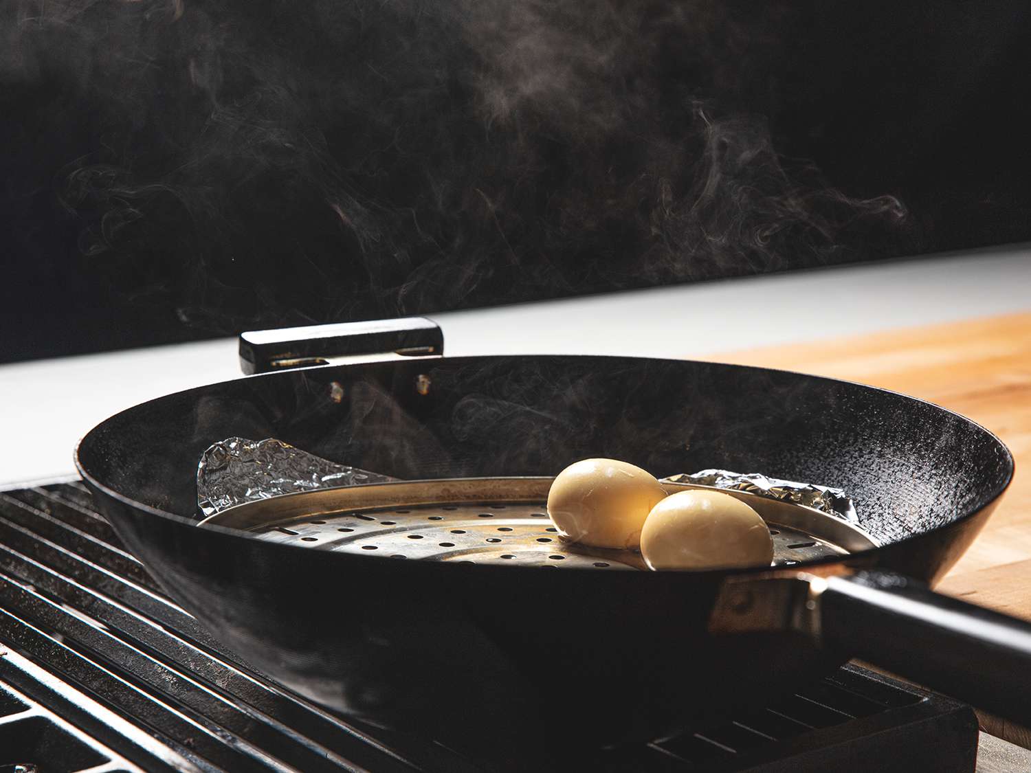 how-to-smoke-in-a-pan
