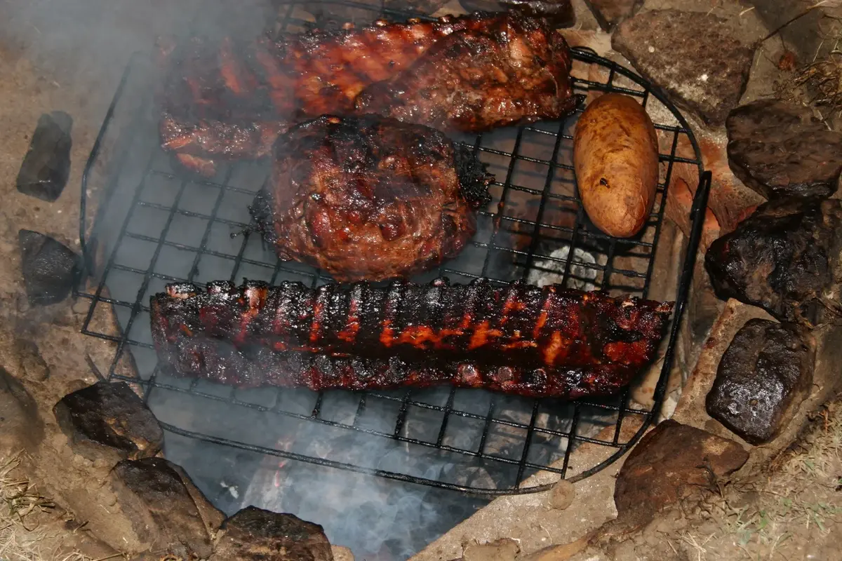 how-to-smoke-meat-on-an-open-fire