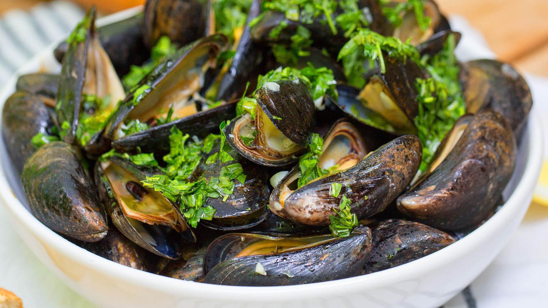 how-to-smoke-mussels-in-an-electric-smoker