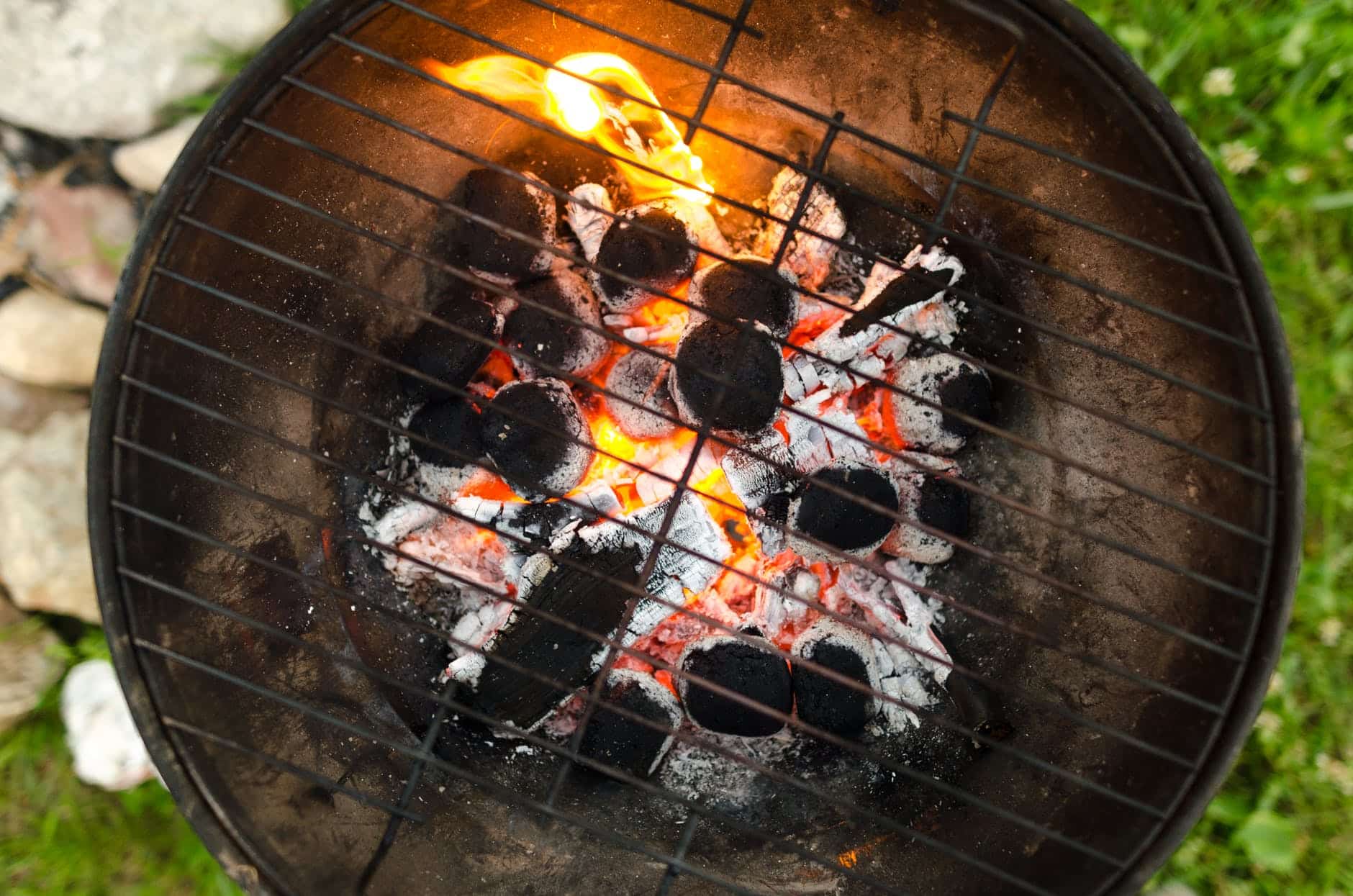 how-to-smoke-on-a-charcoal-grill
