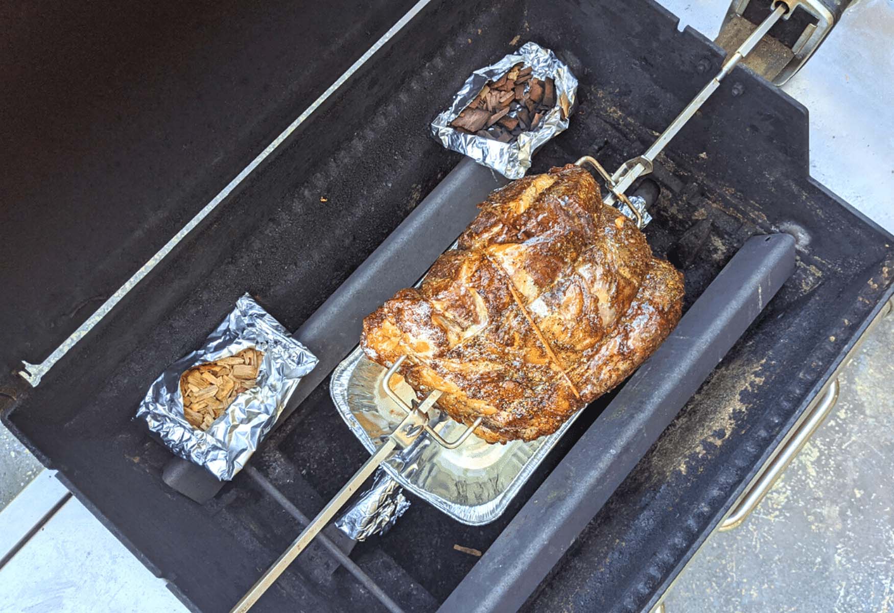 How To Smoke On A Gas Grill - Recipes.net