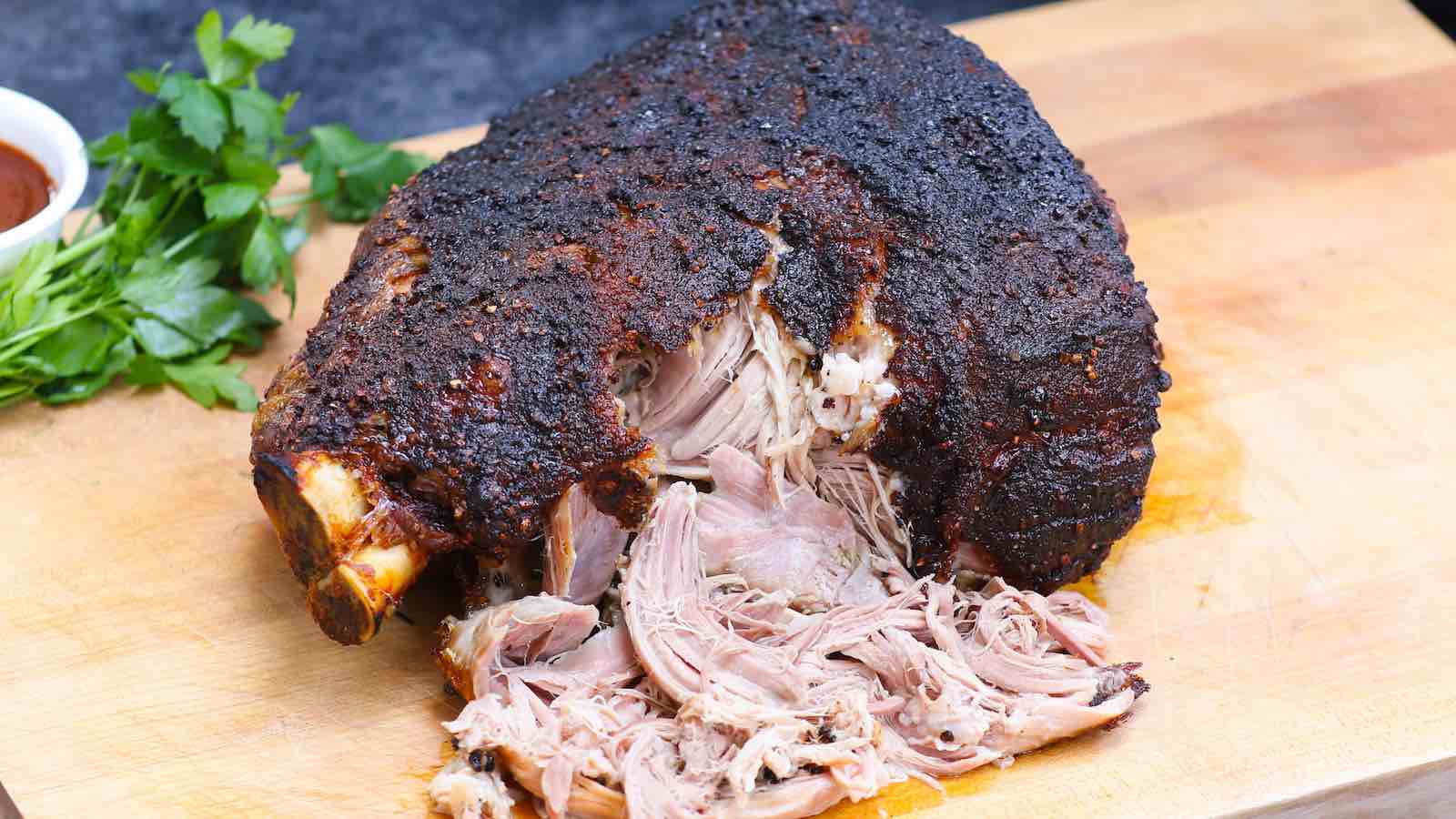 how-to-smoke-pork-shoulder-on-a-kamado-grill