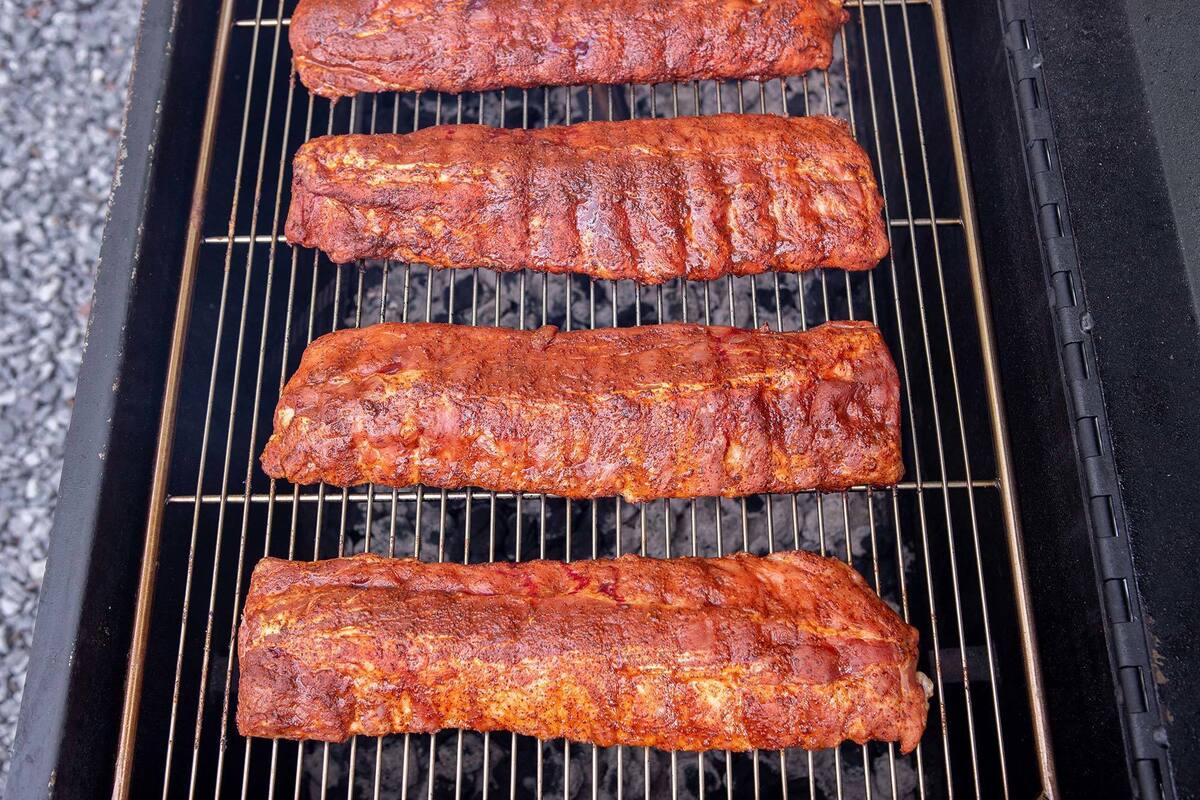 how-to-smoke-ribs-in-char-broil-grill
