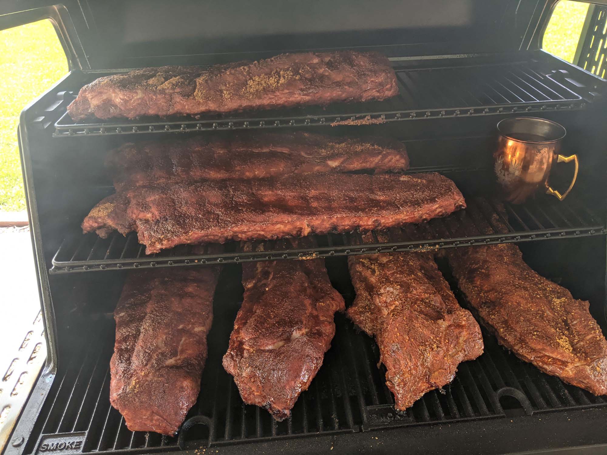 how-to-smoke-ribs-in-masterbuilt-pro