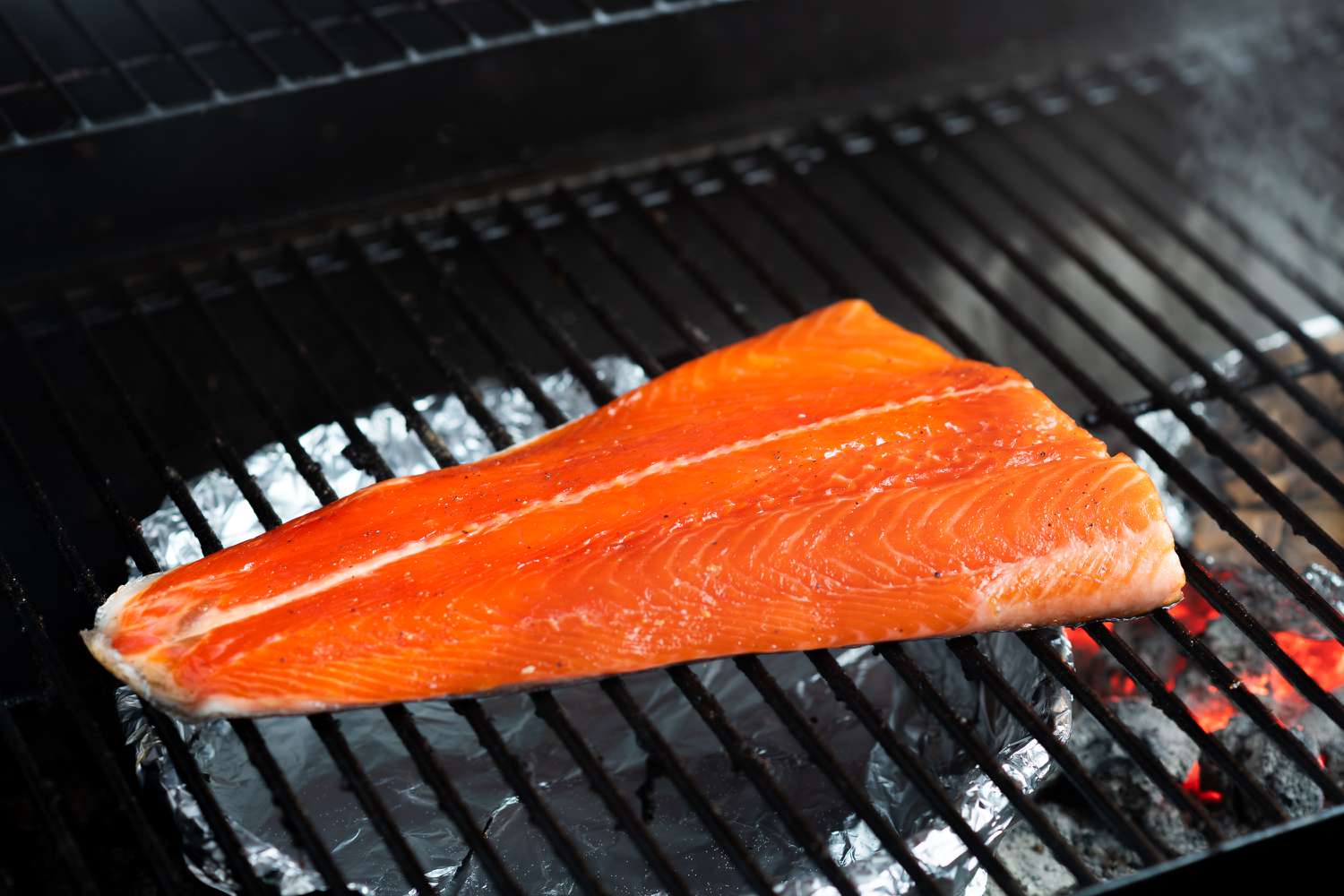 how-to-smoke-salmon-in-a-grill