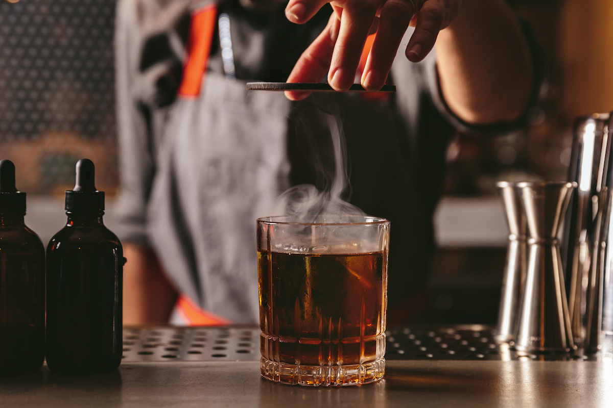 how-to-smoke-whiskey-at-home