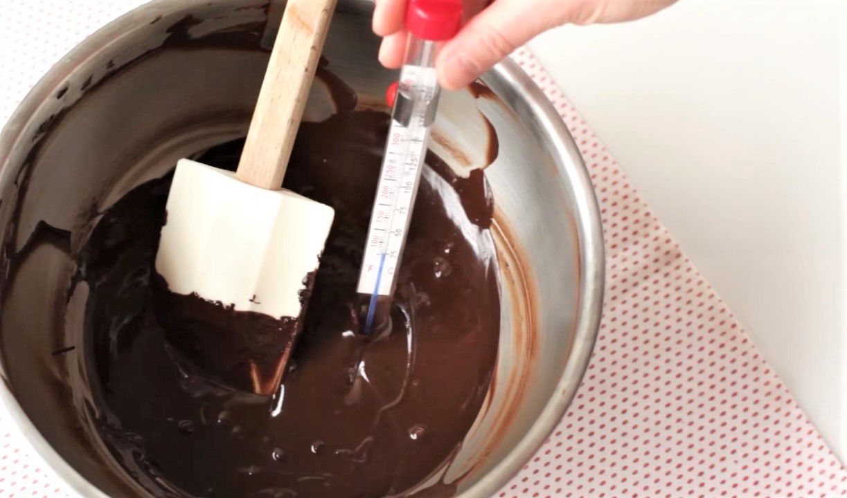 how-to-temper-egg-chocolate-glaze