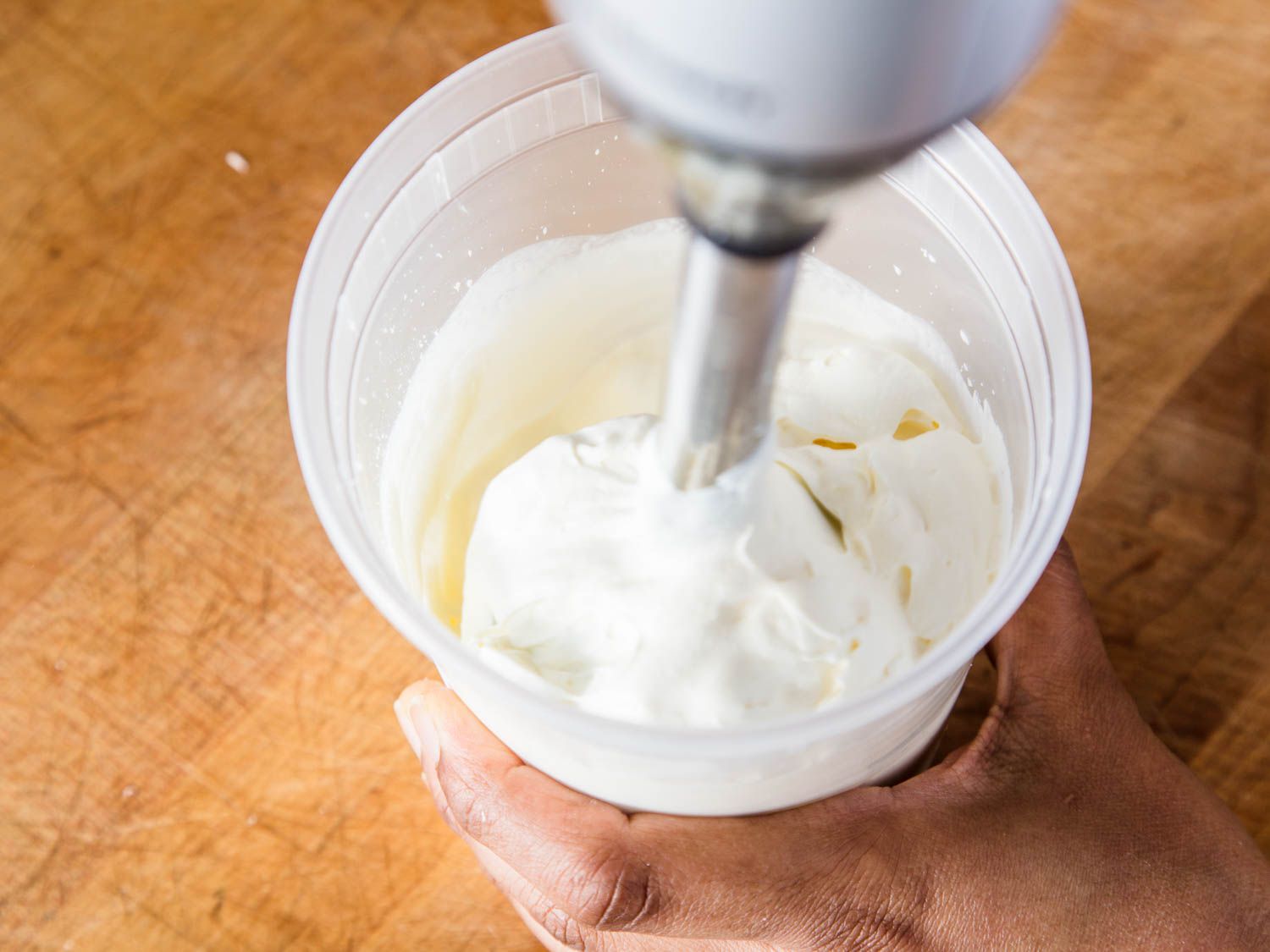 how-to-whip-cream-by-hand-blender
