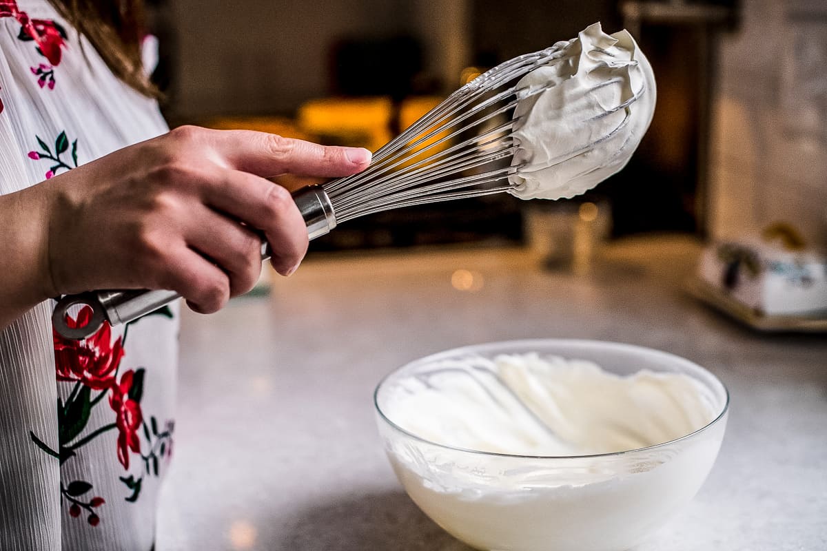how-to-whip-whipping-cream-with-hand-mixer