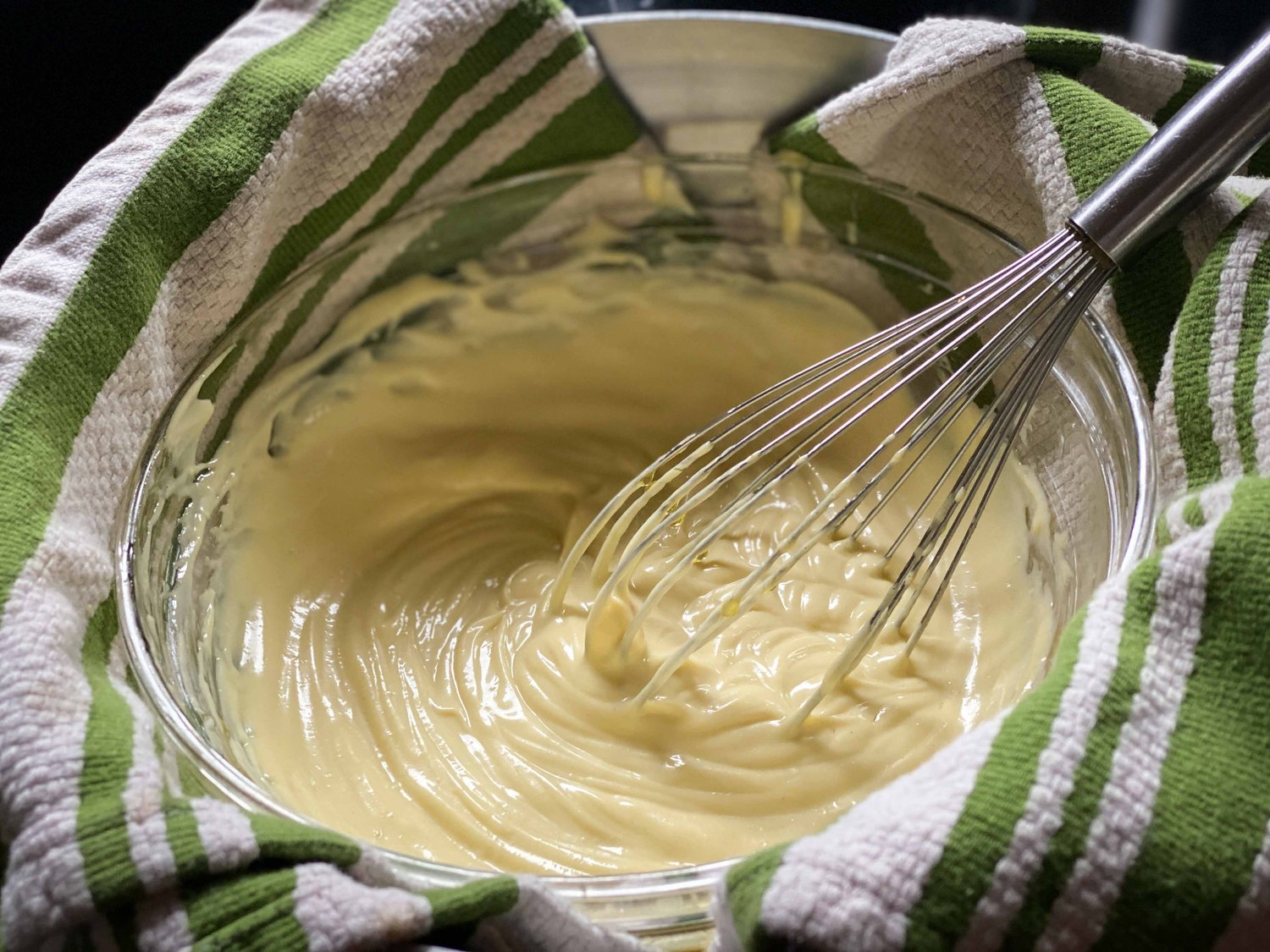 how-to-whisk-mayonaise