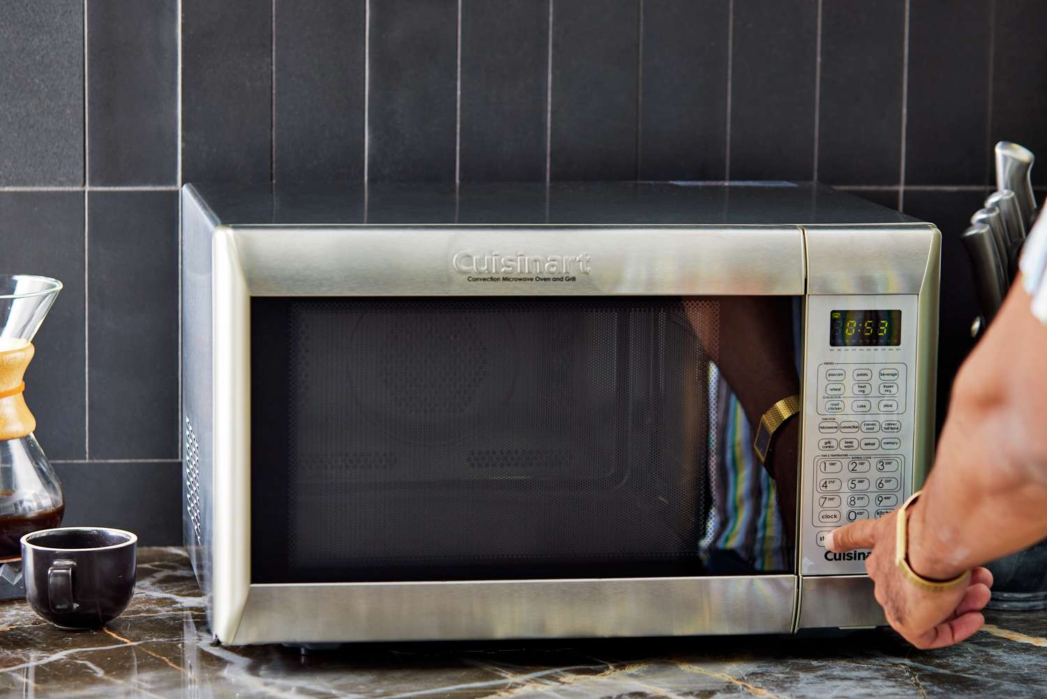 how-to-bake-a-cake-in-the-cuisinart-cmw-200