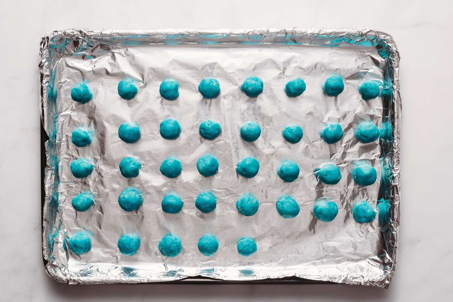 how-to-bake-a-cake-with-cake-balls-inside