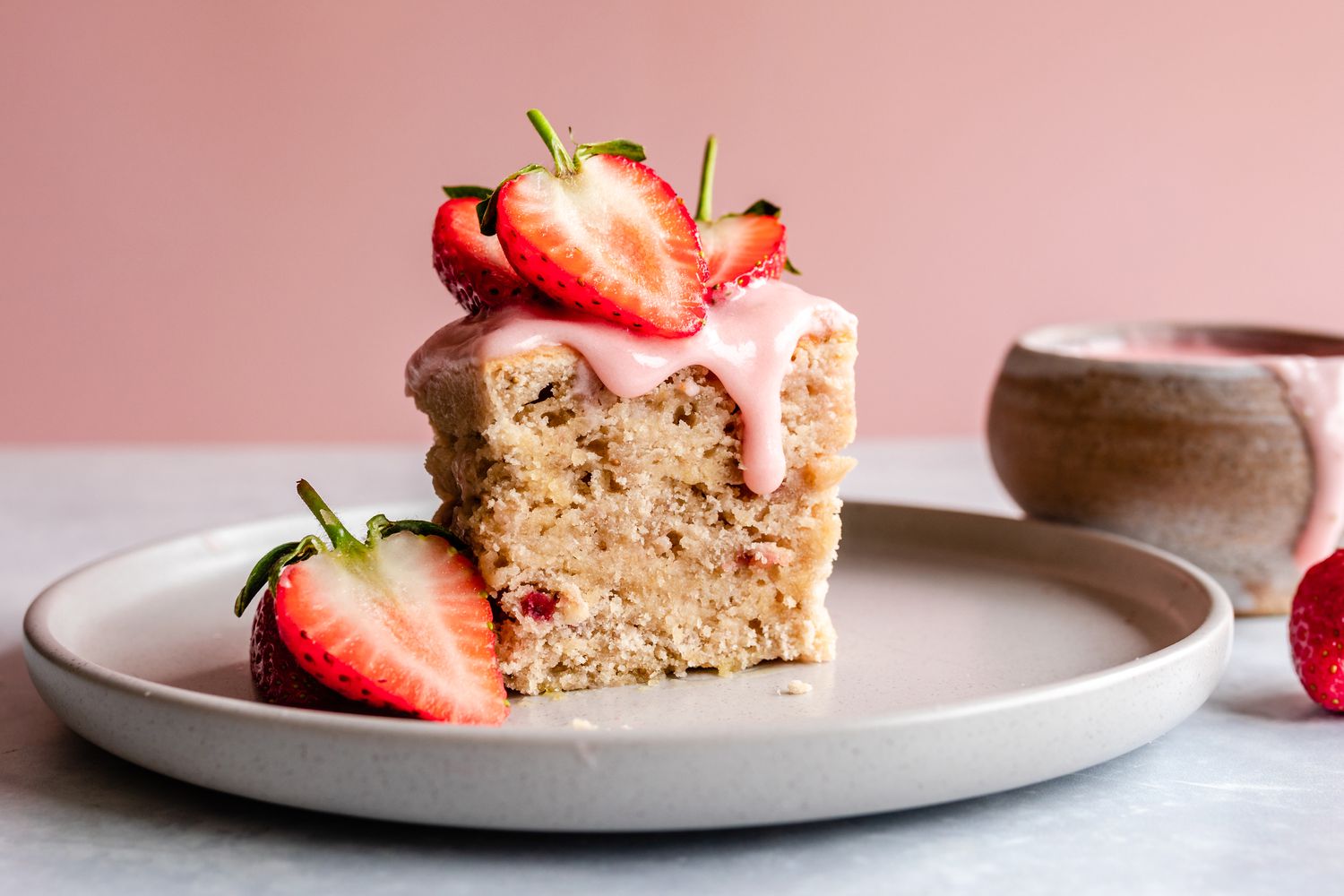 how-to-bake-a-moist-strawberry-cake-from-a-box