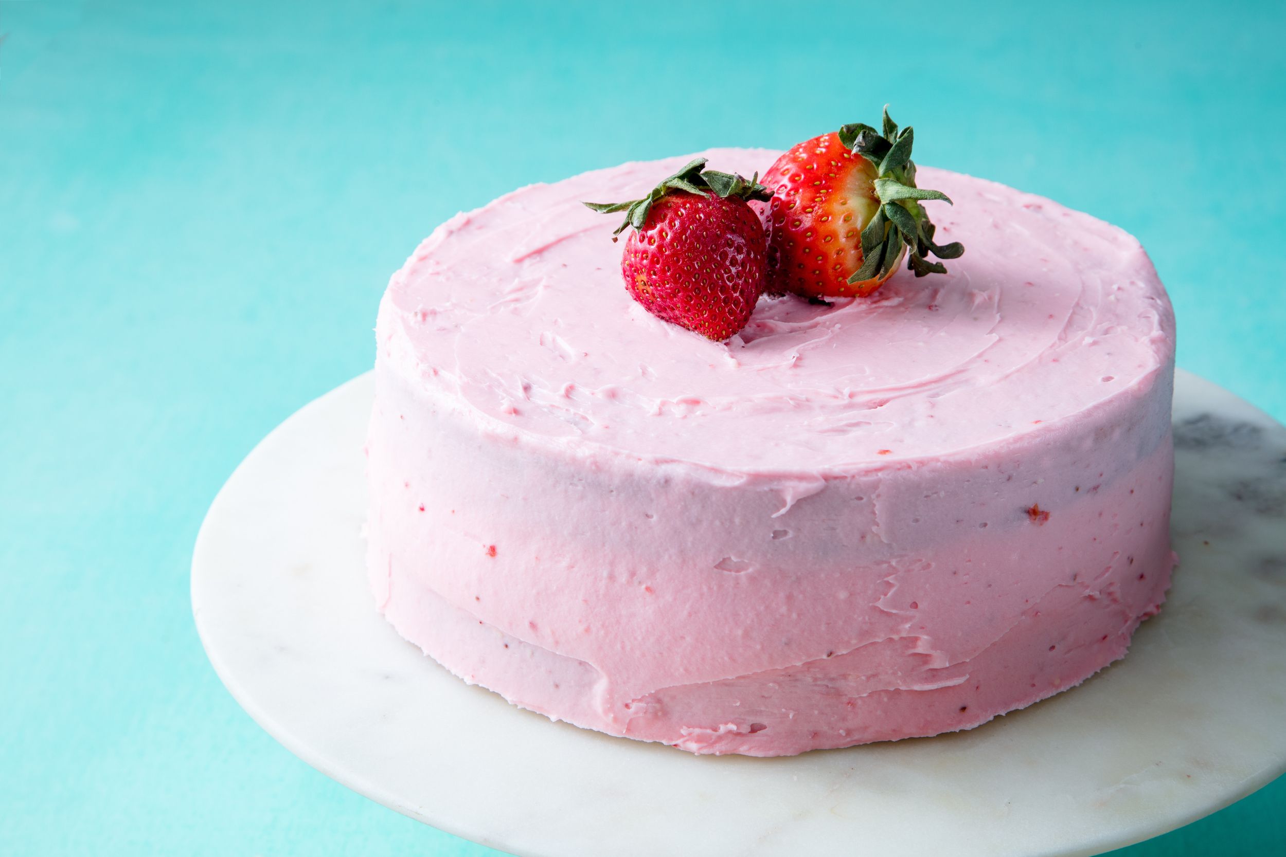 how-to-bake-a-strawberry-cake