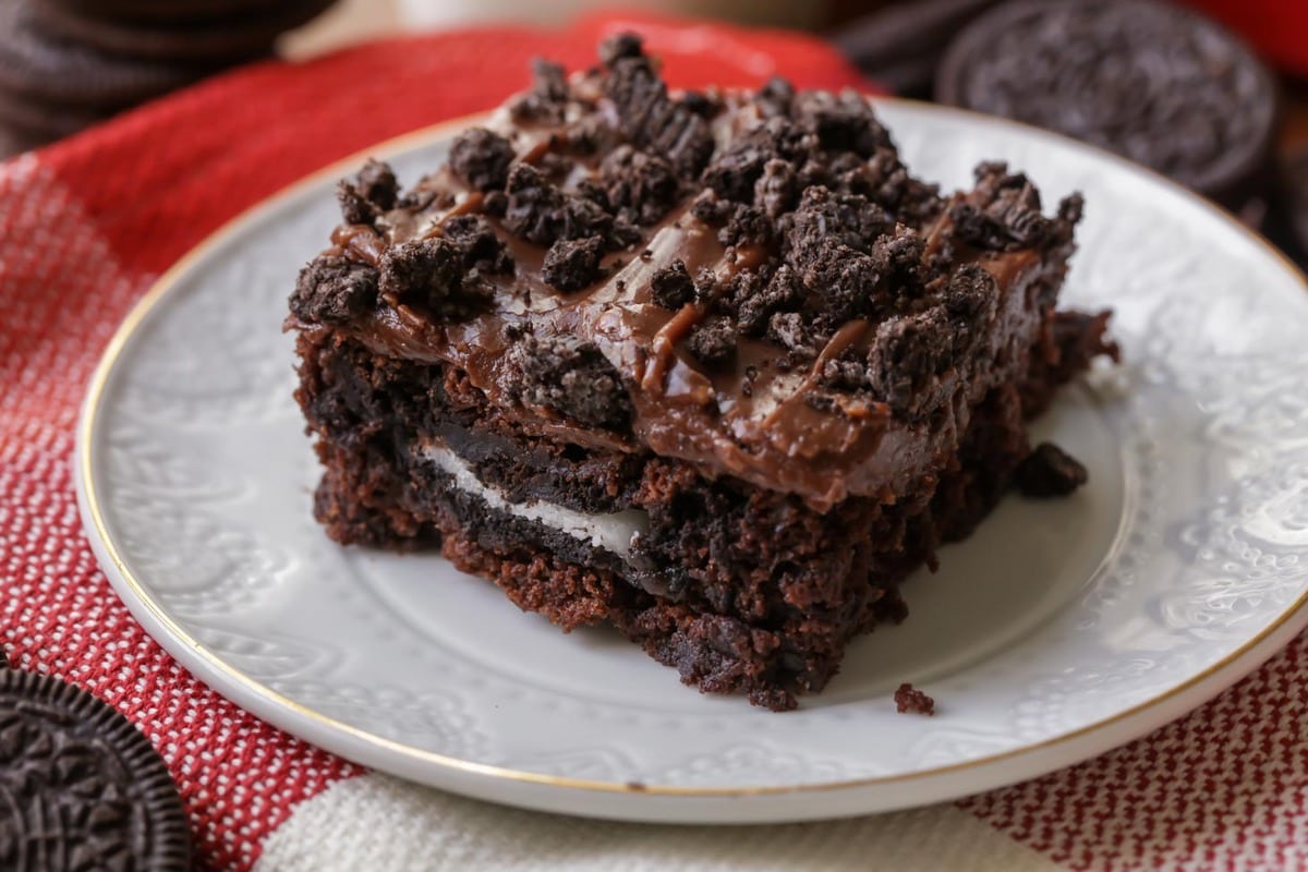 how-to-bake-an-oreo-inside-a-brownie