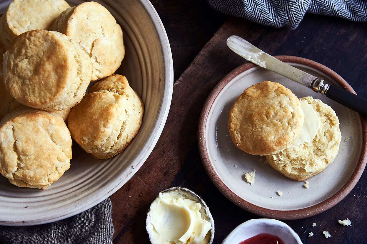 how-to-bake-biscuits-in-a-dutch-oven-on-an-induction-burner
